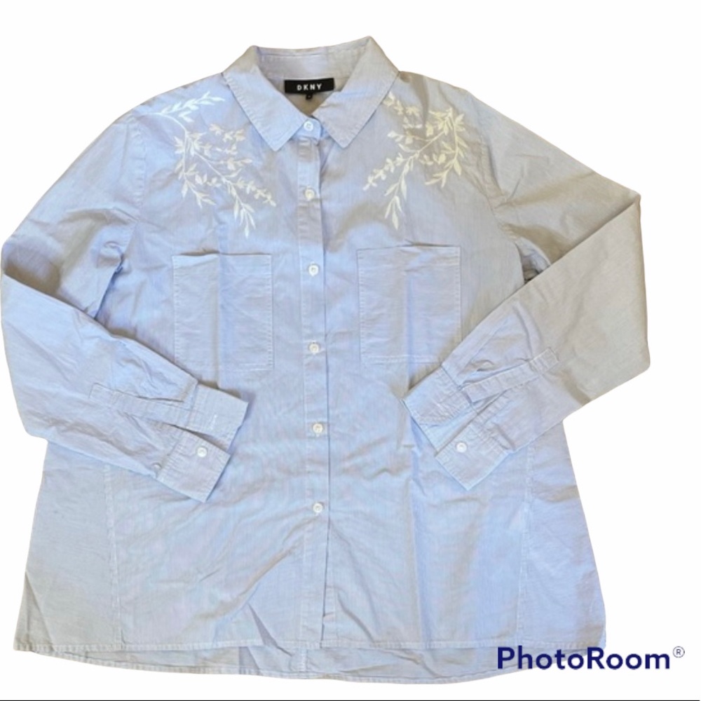 DKNY Embroidered Buttoned Down Long Sleeve M